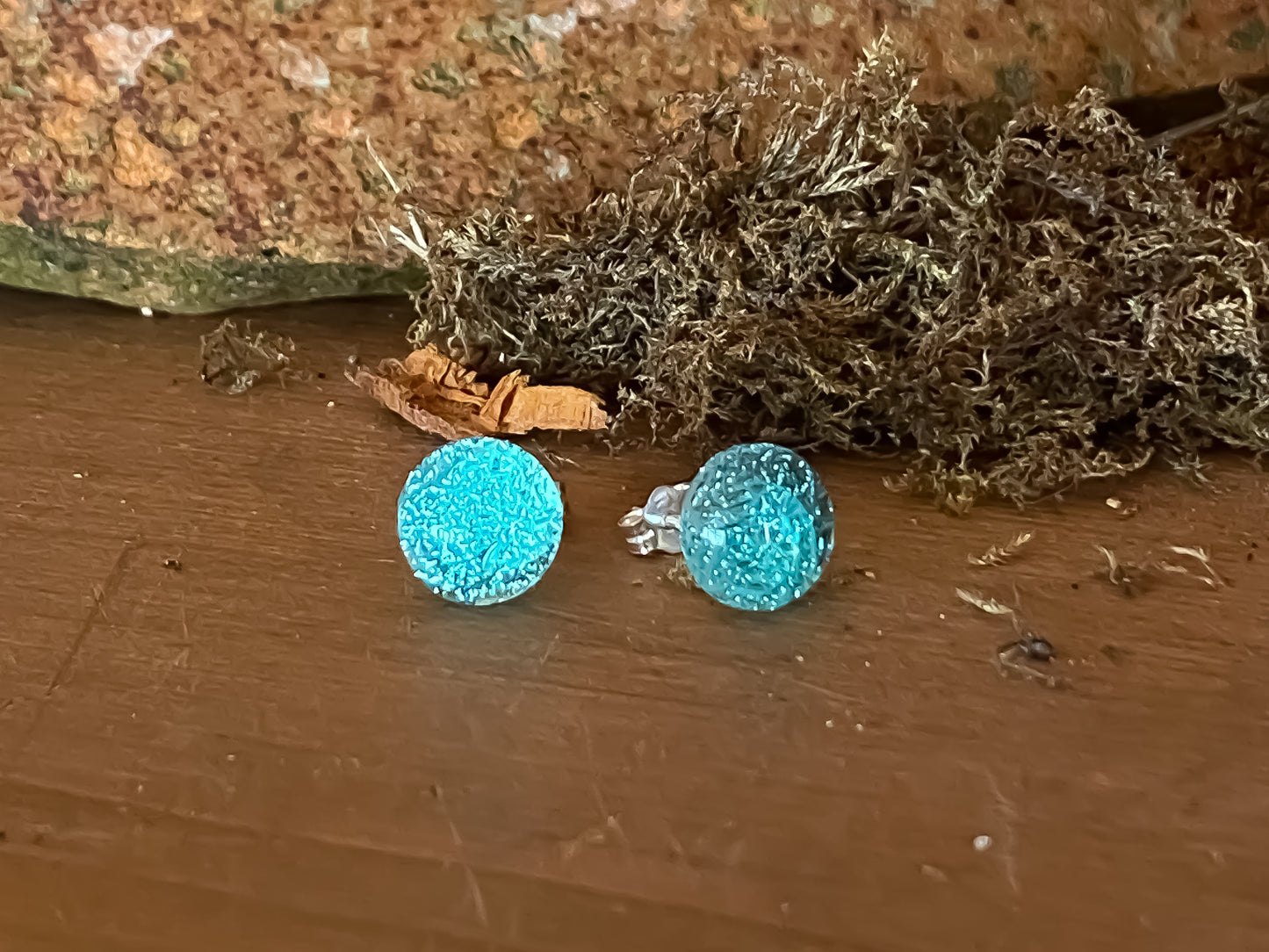 Crackle Stud Earrings